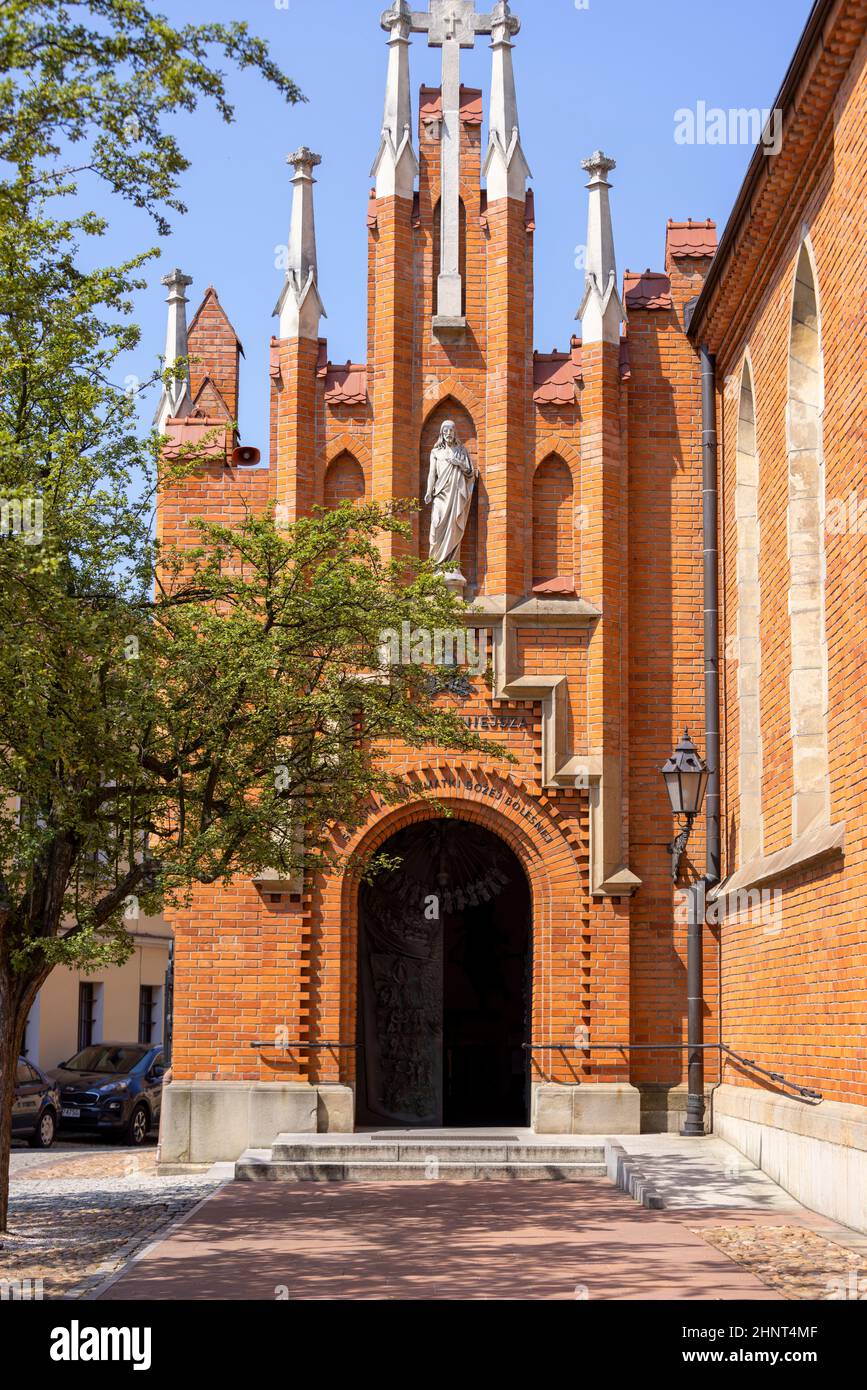 Cattedrale di Tarnow, chiesa del 14th secolo costruita in mattoni rossi, Tarnow, Polonia Foto Stock