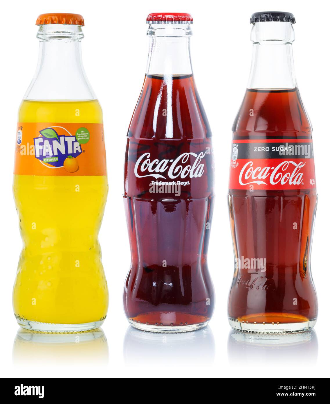 La Coca Cola Coca-Cola Fanta offre bevande alla limonata in bottiglie isolate su sfondo bianco Foto Stock