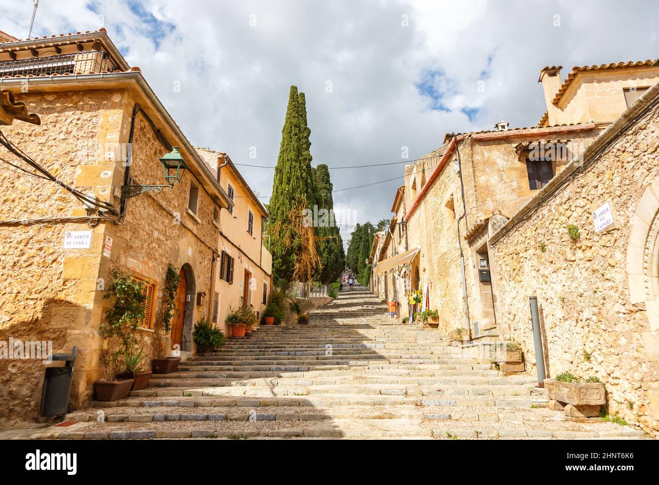 Pollenca sulla scala Mallorca scalinata alla chiesa El Calvari vacanze foto aerea in Spagna Foto Stock
