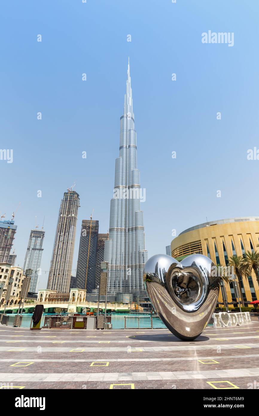 Dubai Burj Khalifa Kalifa grattacielo edificio skyline architettura ritratto formato negli Emirati Arabi Uniti Foto Stock
