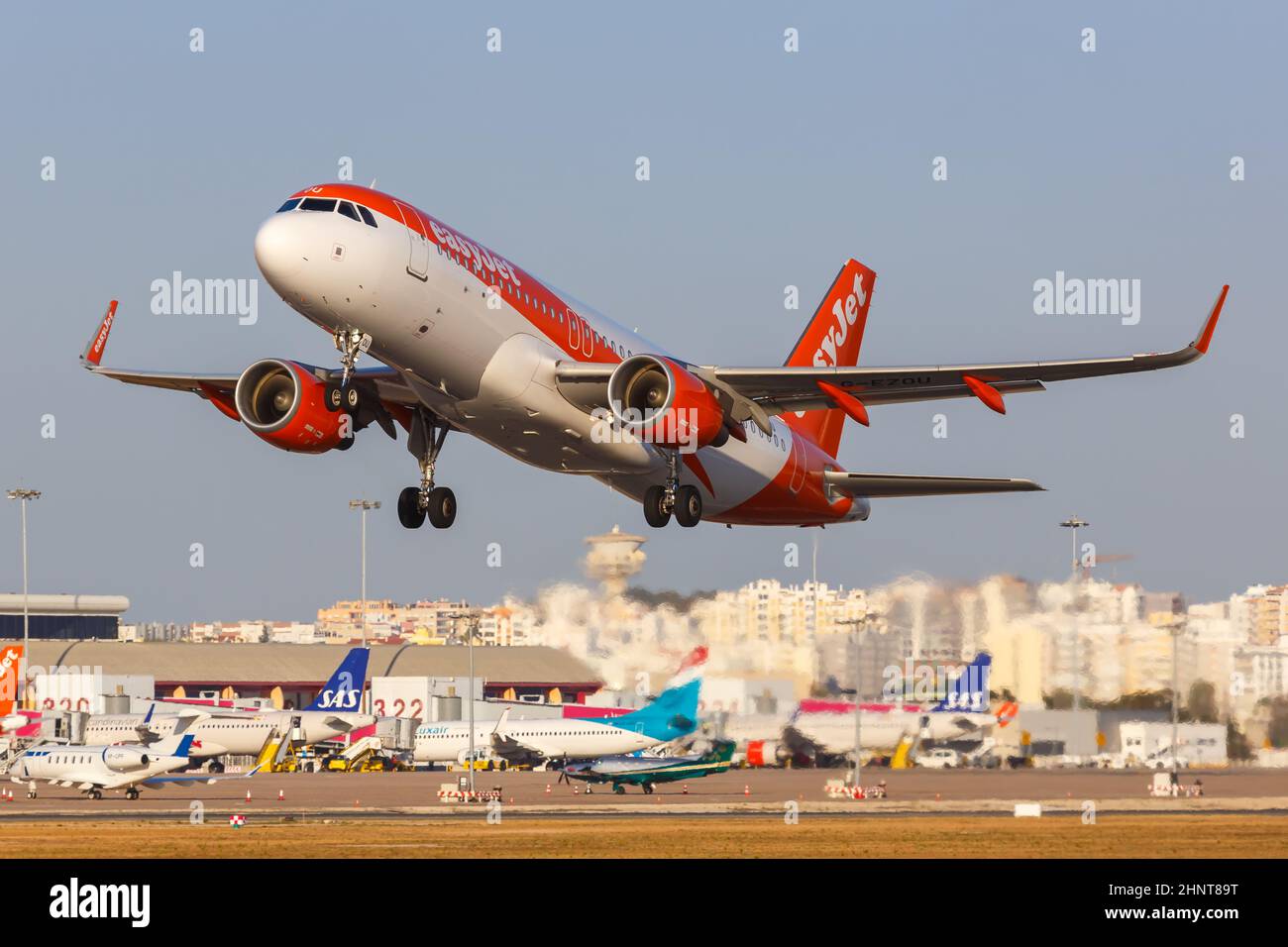 EasyJet Airbus A320 aereo aeroporto di Faro in Portogallo Foto Stock