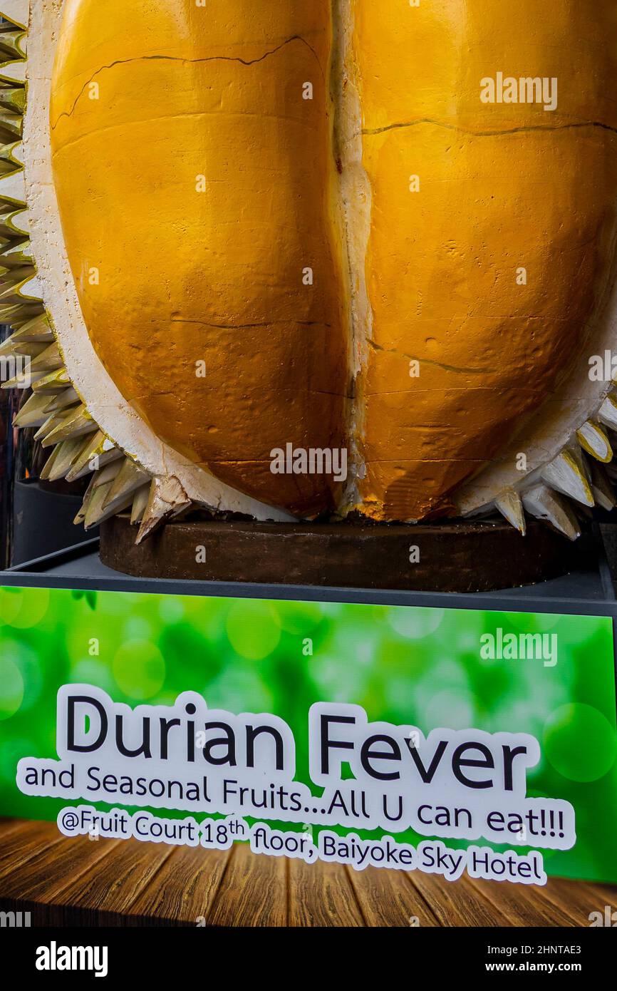Statua gigante del re di frutta durian, Thailandia. Foto Stock
