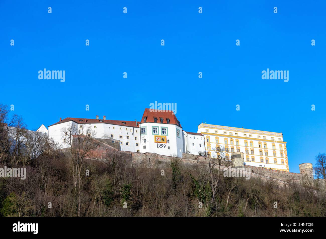 Vista panoramica su teste Oberhaus sulla collina con il Danubio a Passau, Baviera Foto Stock