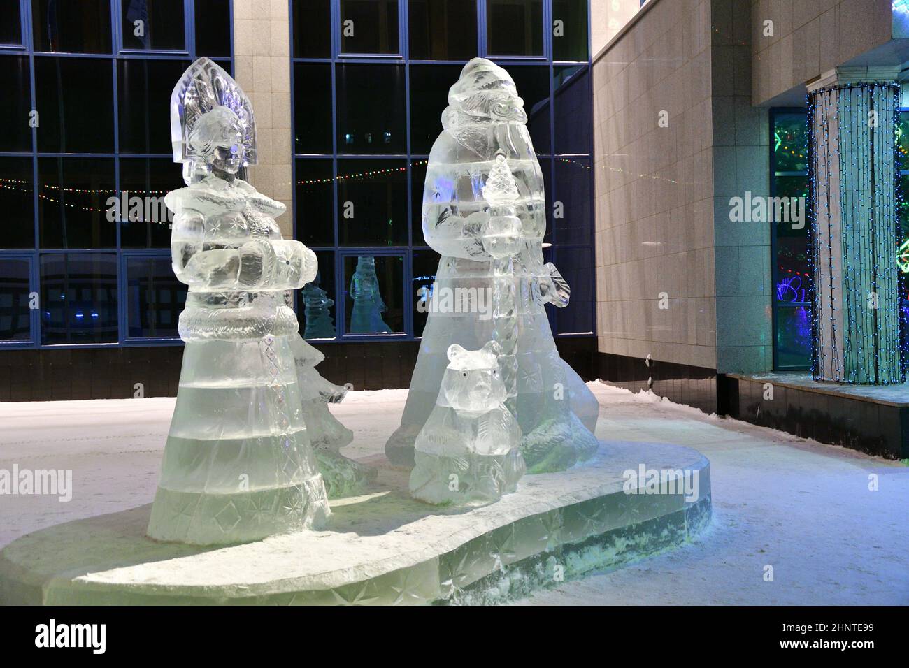 Favolosi personaggi del ghiaccio (personaggi) la vigilia di Capodanno Foto Stock