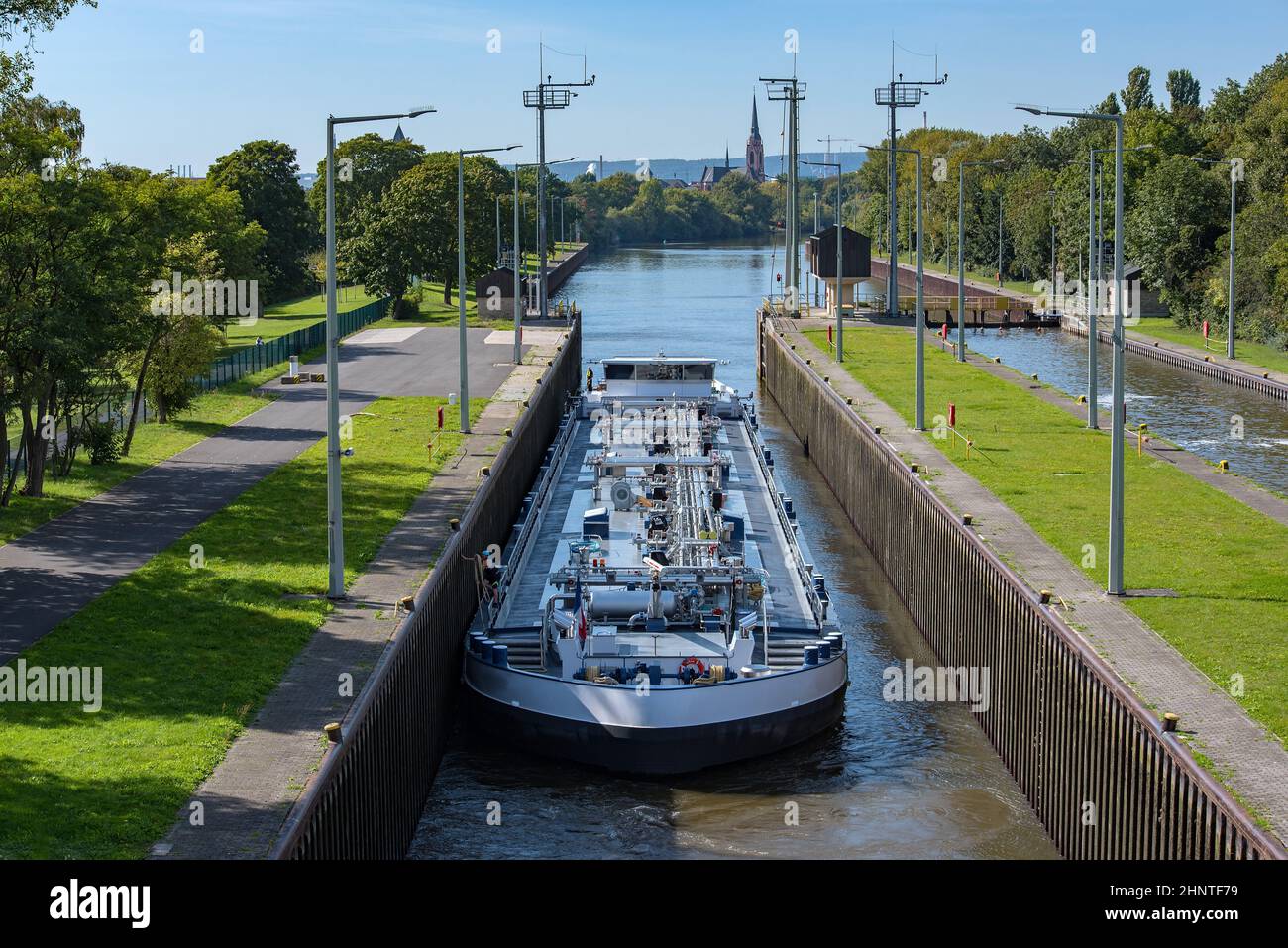 Nave da carico nel blocco Frankfurt-Griesheim, Hesse, Germania Foto Stock