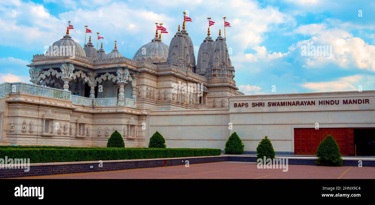Il più grande tempio indù fuori dall'India, il tempio Shri Swaminarayan a Neasden, Londra, Regno Unito. Foto Stock