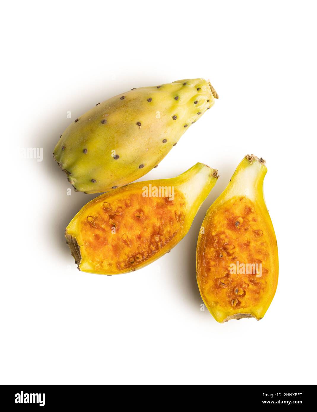 Pere crude. Opuntia o cactus indiano fico isolato su sfondo bianco. Foto Stock