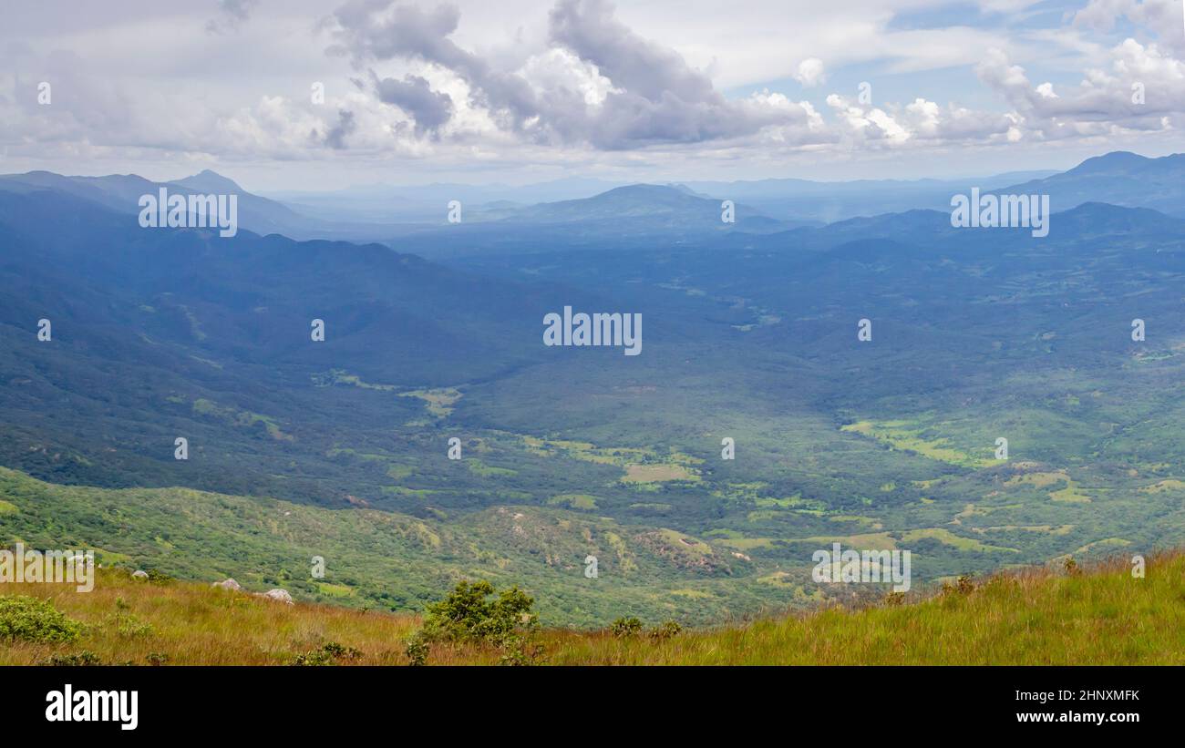 Panorama del Parco Nazionale di Nyika con vista sulla valle in Malawi, Africa. Viaggi e turismo. Foto Stock