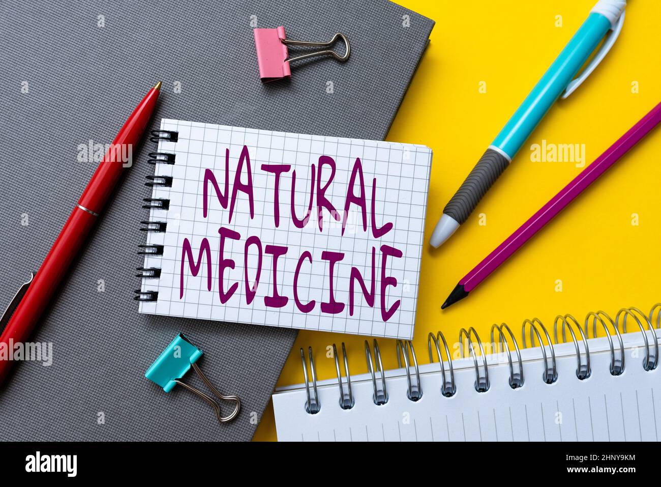 Testo che mostra ispirazione Medicina Naturale, Panoramica aziendale uno qualsiasi dei vari sistemi di guarigione o trattamento delle malattie flashy Scuola e forniture d'ufficio B Foto Stock