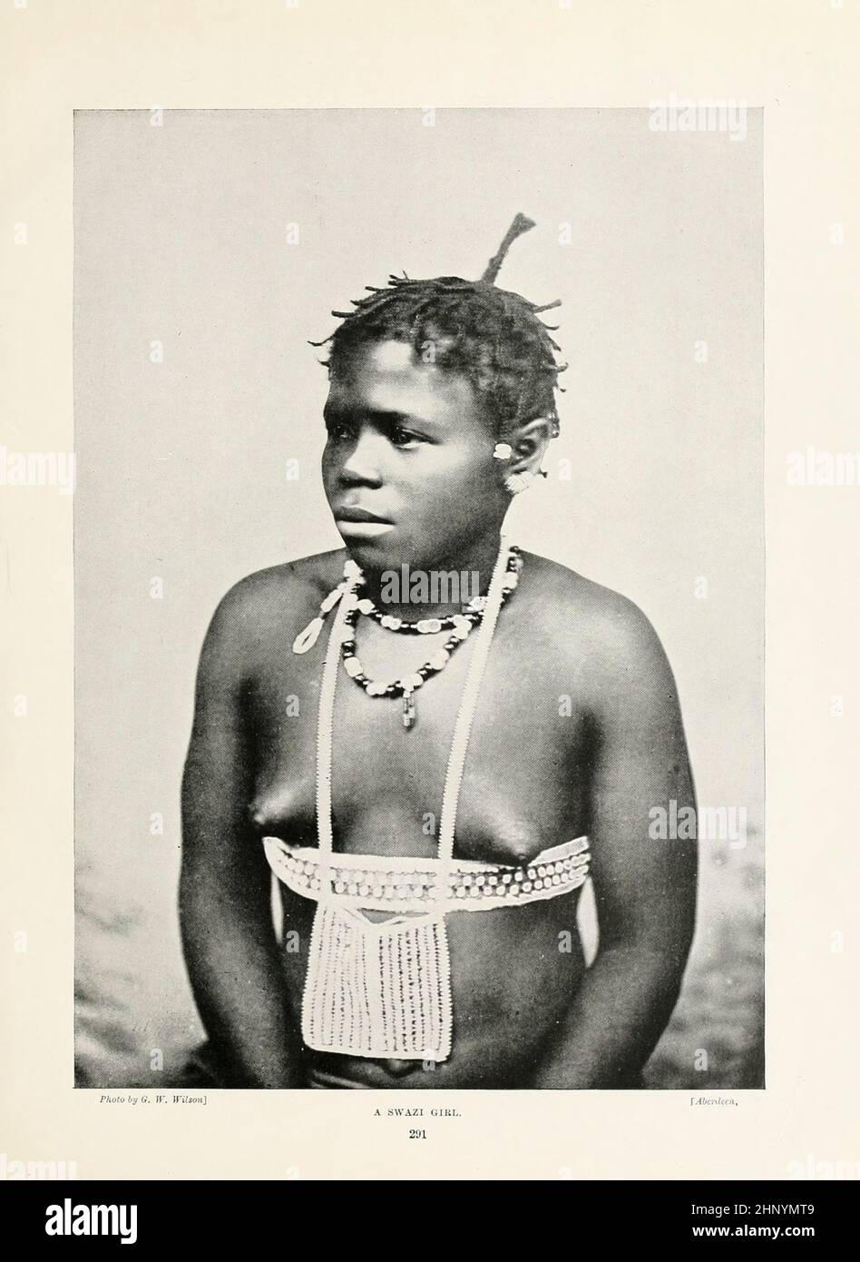 Una ragazza di Swazi gli Swati sono un gruppo etnico di Bantu in Sud Africa, dal libro The Living Races of Mumann; Volume 2 di Henry Neville Hutchinson, pubblicato a Londra nel 1901 da Hutchinson & co Foto Stock