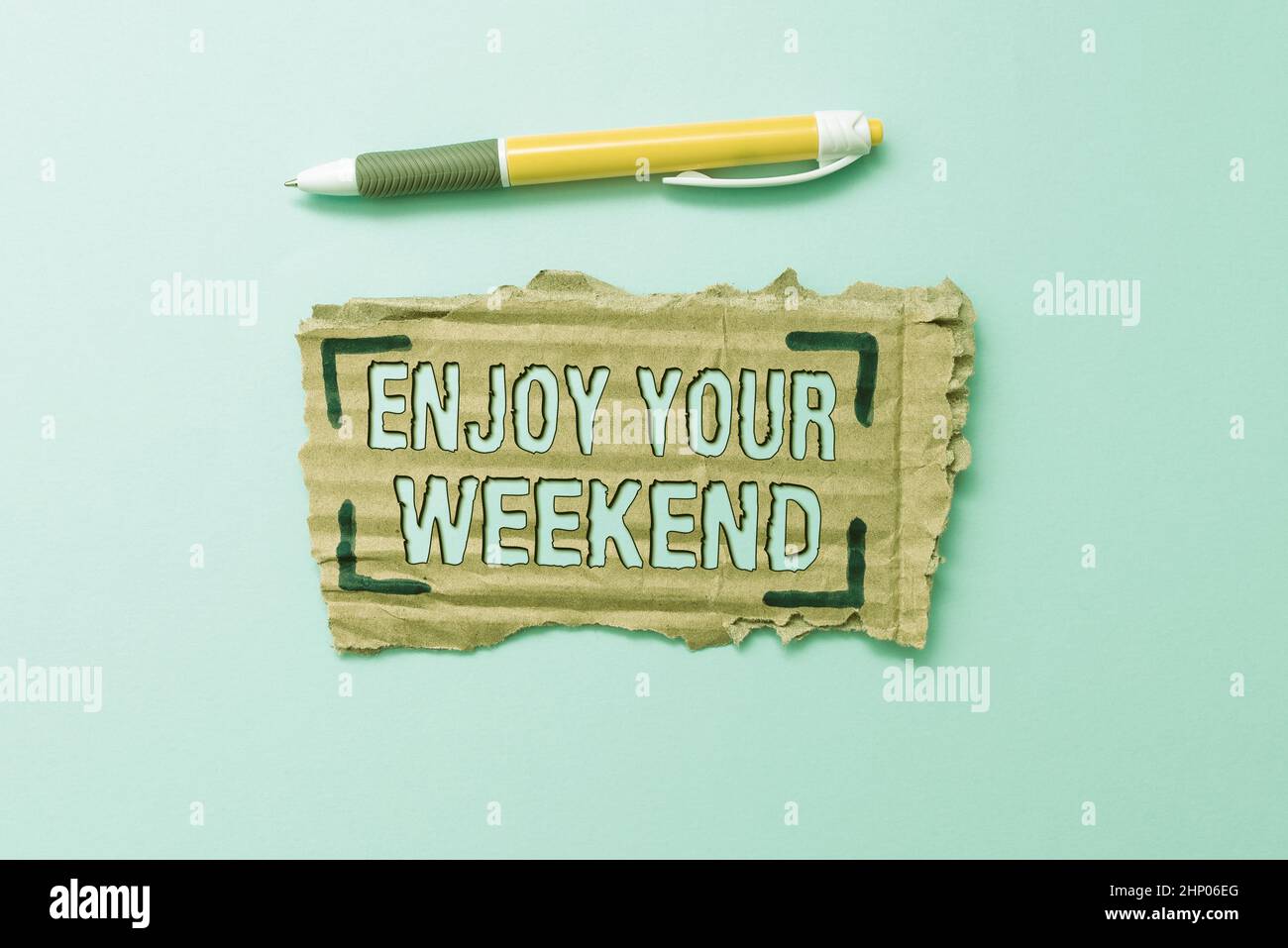 Segno che mostra Godetevi il vostro fine settimana, concetto che significa desiderare qualcuno che qualcosa di bello accadrà in vacanza semplice artigianale idee e Desi Foto Stock