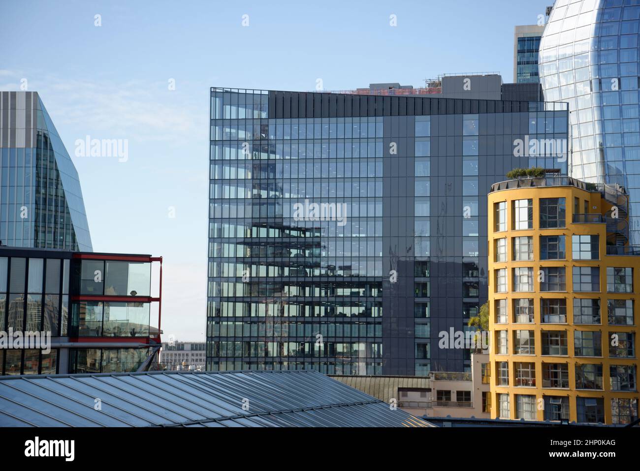 Edifici moderni a Londra, Inghilterra. Appartamenti e uffici. Un mix di albergo residenziale e d'affari. Foto Stock