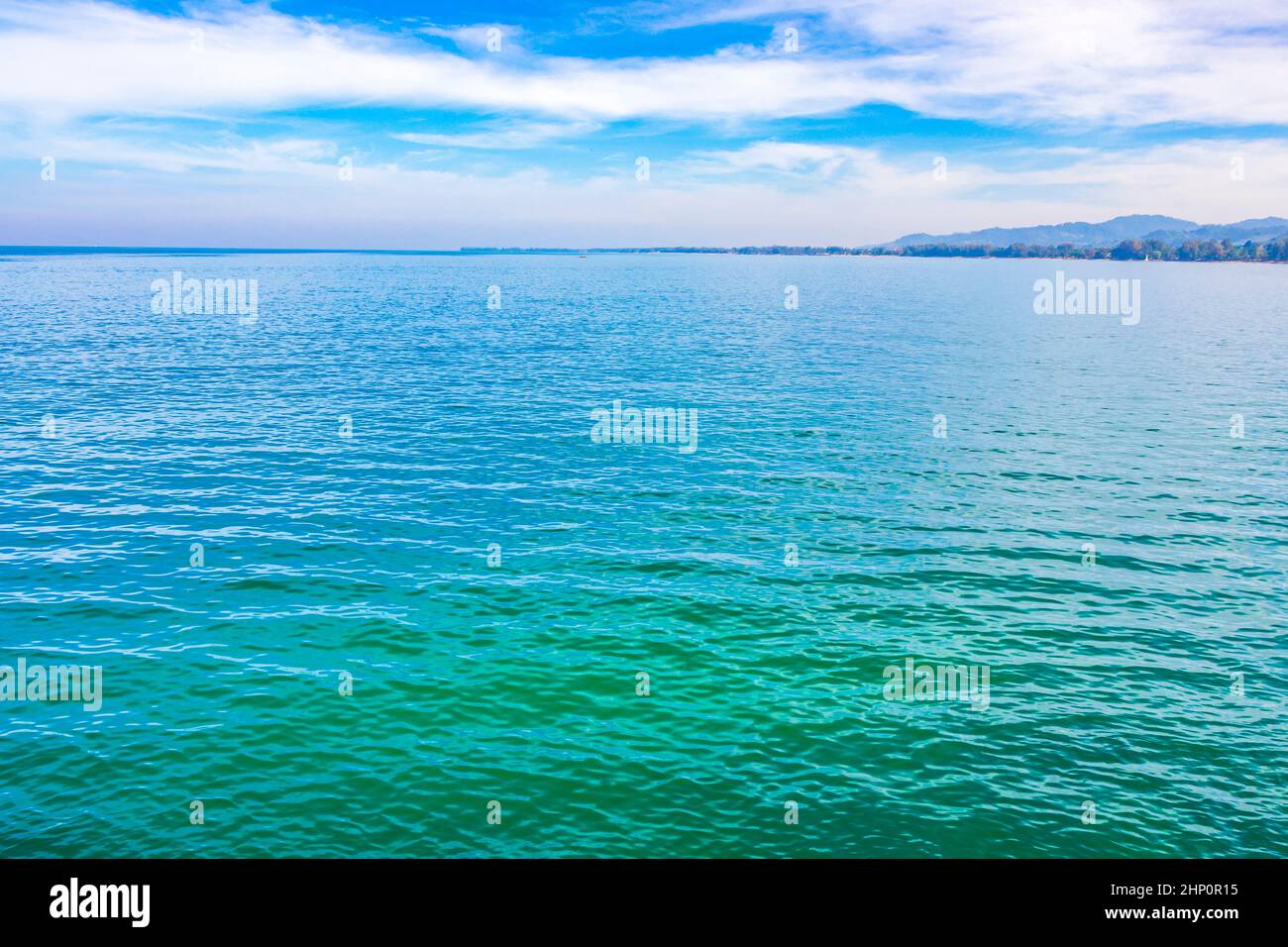 Splendida costa sorprendente e vista panoramica sulla spiaggia del Lam RU Lamru Nationalpark a Khao Lak Phang-nga Thailandia. Foto Stock