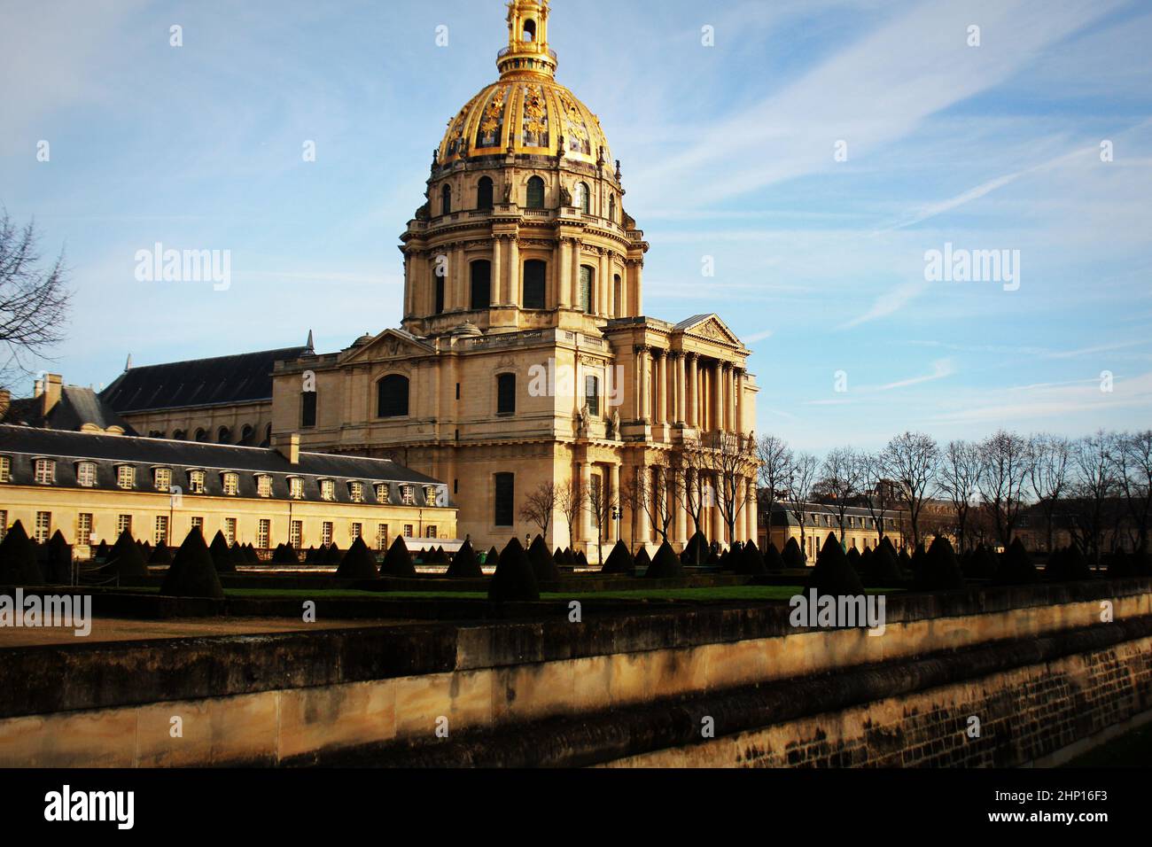 Les Invalides è un complesso di musei e tombe a Parigi, i resti di Napoleone seppelliscono qui. Foto Stock