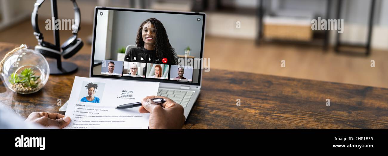 Webinar di intervista online per le aziende su computer portatili Foto Stock