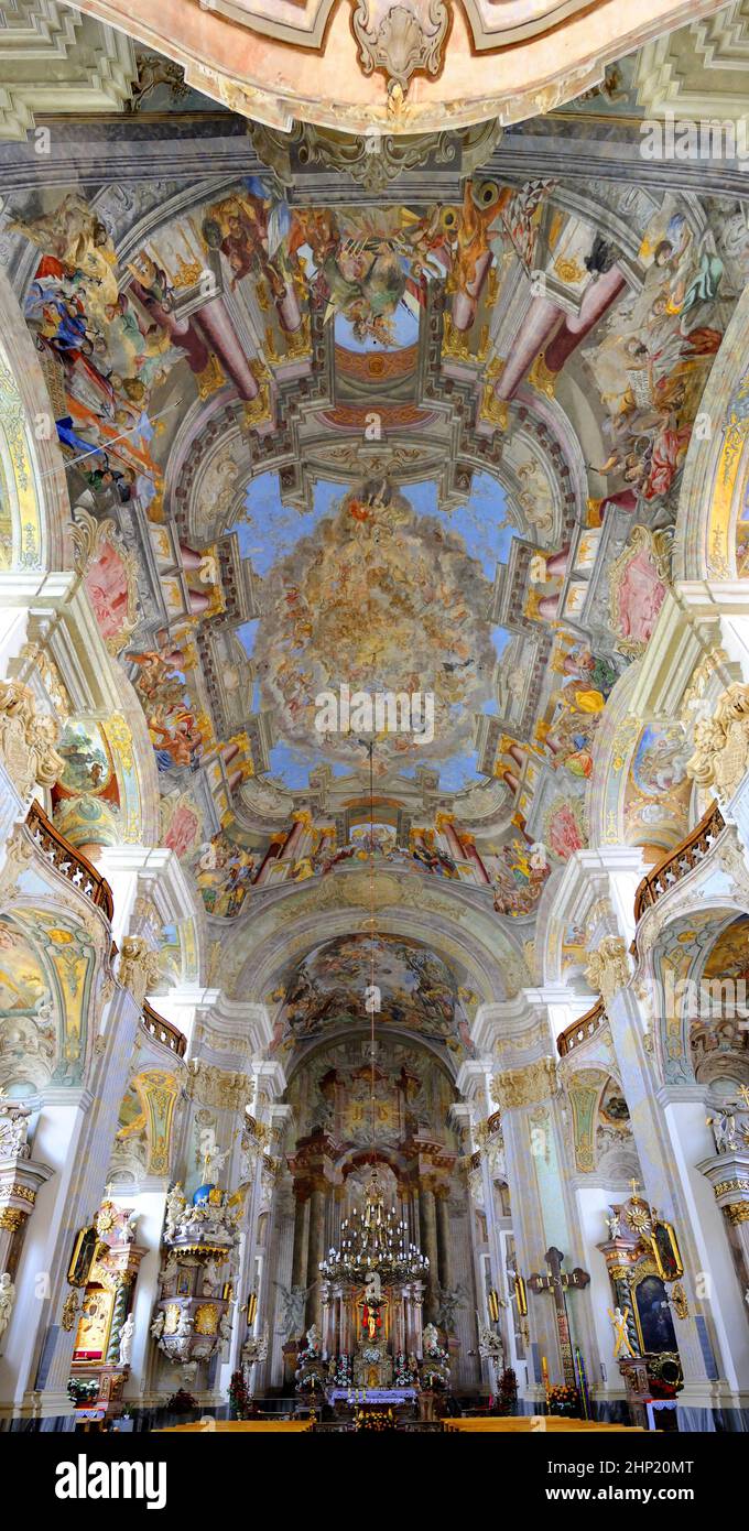 Brzeg, Slesia, Polonia. Chiesa barocca di Santa Croce (Gesuita, 1734-45) nel Plac Zamkowy. Interno Foto Stock