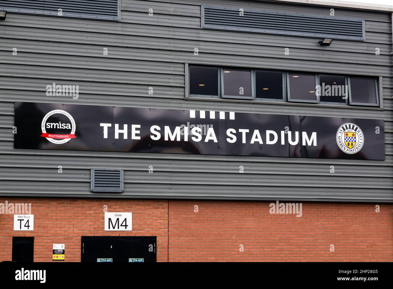 Insegna SMISA Stadium all'esterno del St. Mirren Park, sede del St Mirren Football Club, Greenhill Road, Paisley, Renfrewshire, Scozia, REGNO UNITO Foto Stock