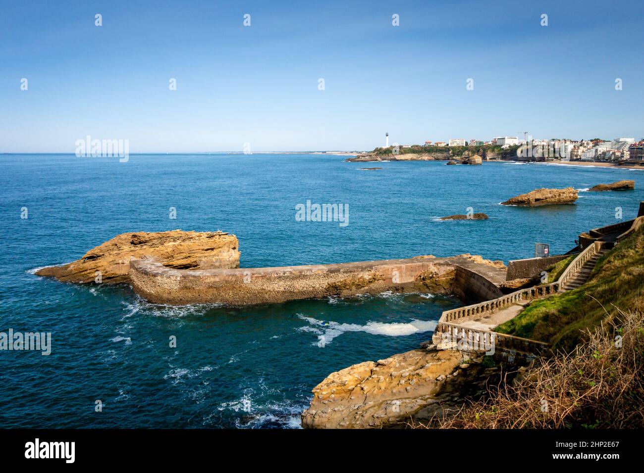 Gamaritz Dam roccia e mare. Città di Biarritz, Francia Foto Stock