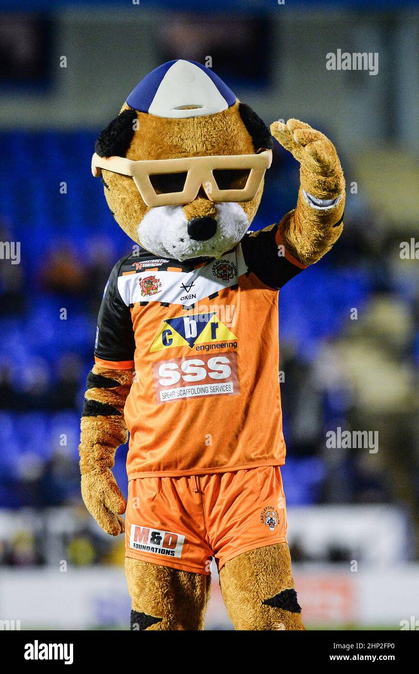 Warrington, Inghilterra - 17 Febbraio 2022 - Castleford Tigers mascotte durante la Rugby League Betfred Super League Round 2 Warrington Wolves vs Castleford Tigers allo stadio Halliwell Jones di Warrington, Regno Unito Dean Williams Foto Stock