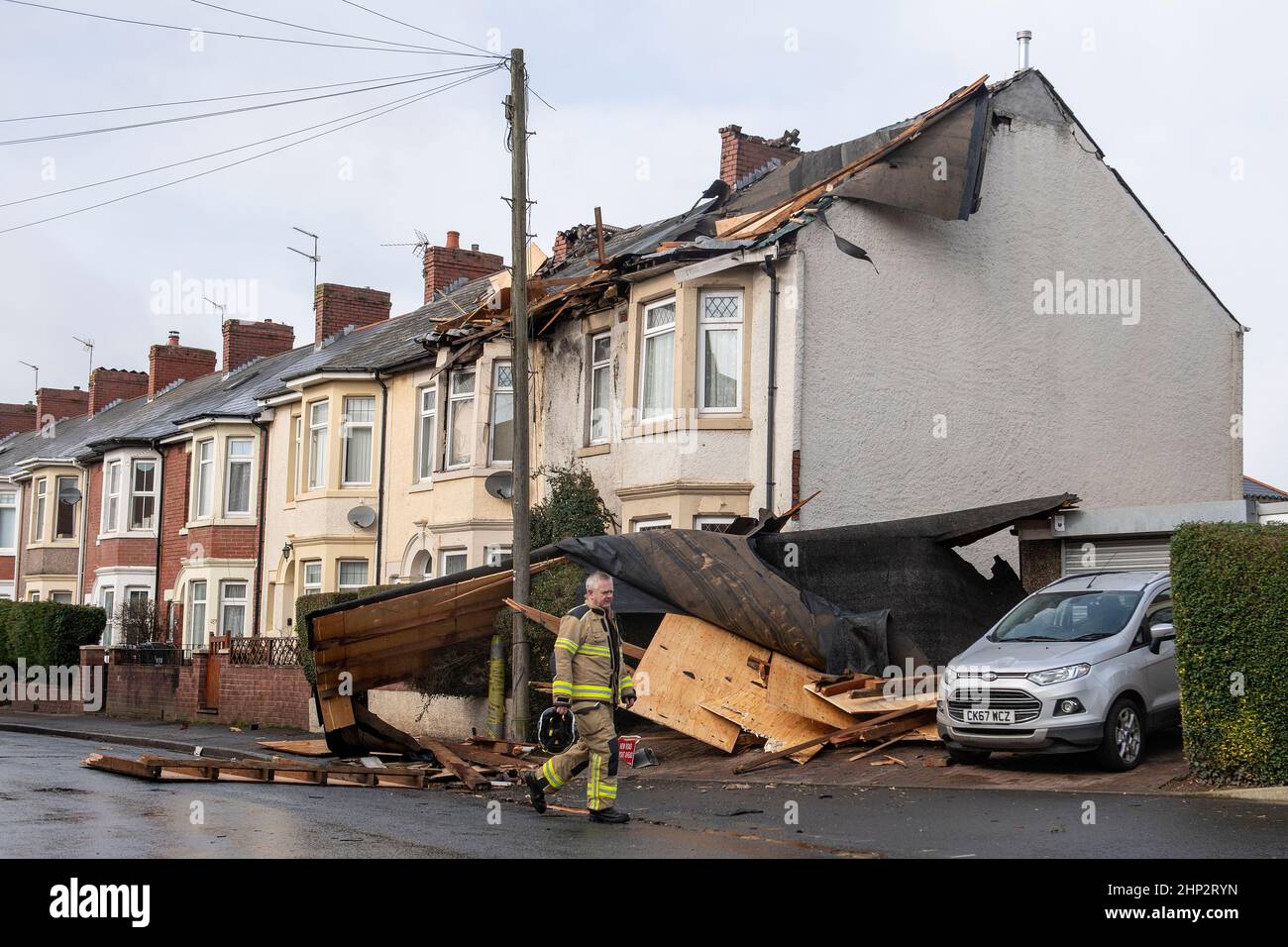 House on Christ Church Road a Newport, gravemente danneggiato con il tetto strappato durante Storm Eunice Foto Stock