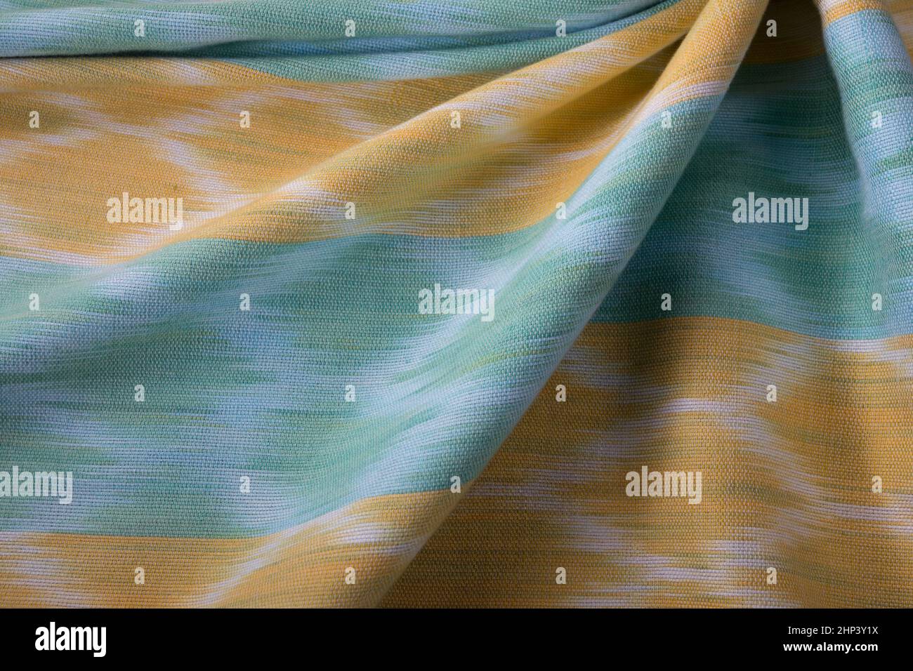 Primo piano di tessuto di cotone tessuto a mano, cotone tailandese colore naturale tinto Foto Stock