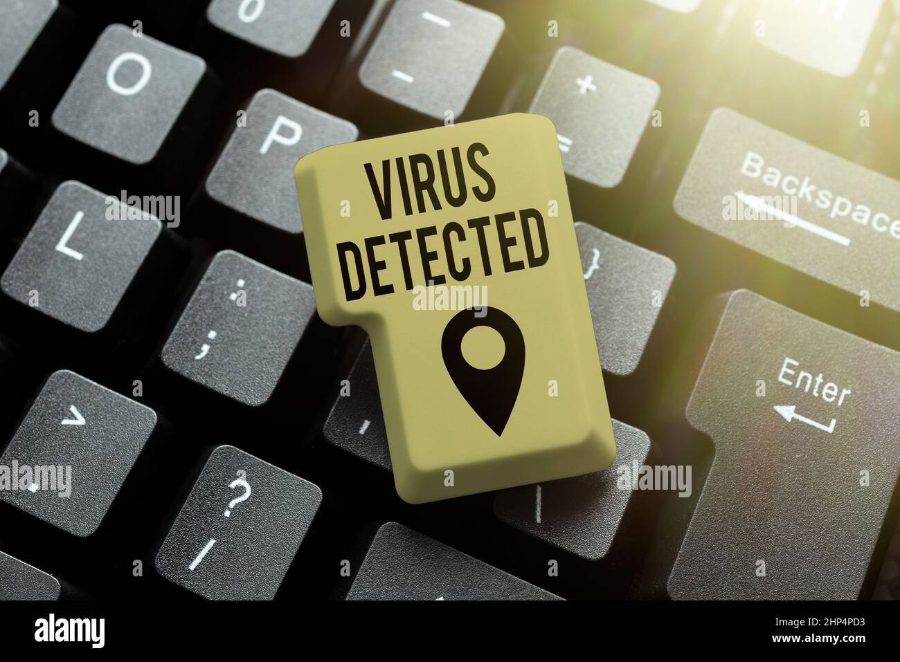 Scrittura di testo visualizzazione Virus rilevato, Business Showcase Un programma per computer utilizzato per prevenire e rimuovere malware digitando Un nuovo mistero romanzo, la creazione di o Foto Stock