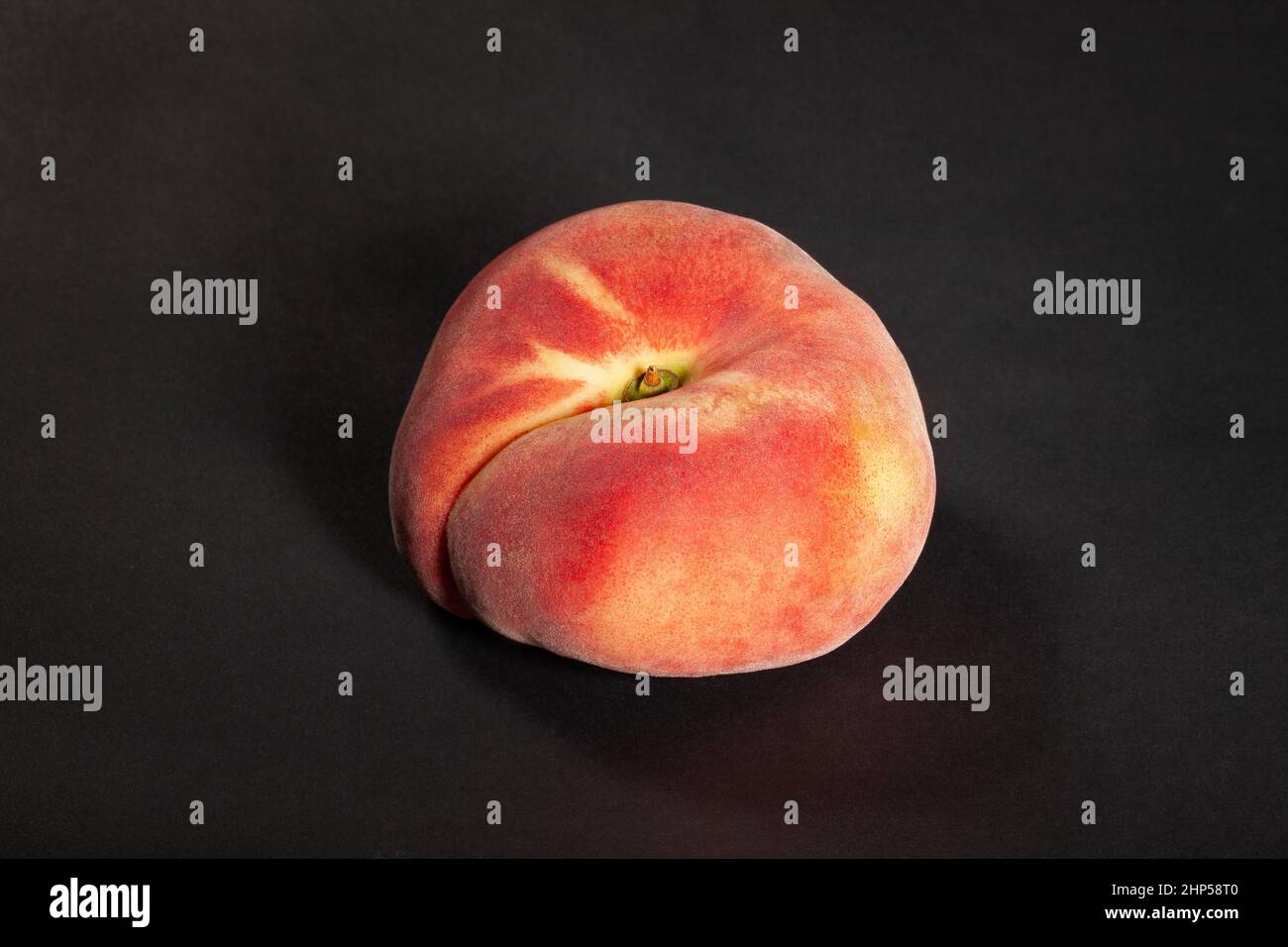 pesca piatta su sfondo nero Foto Stock