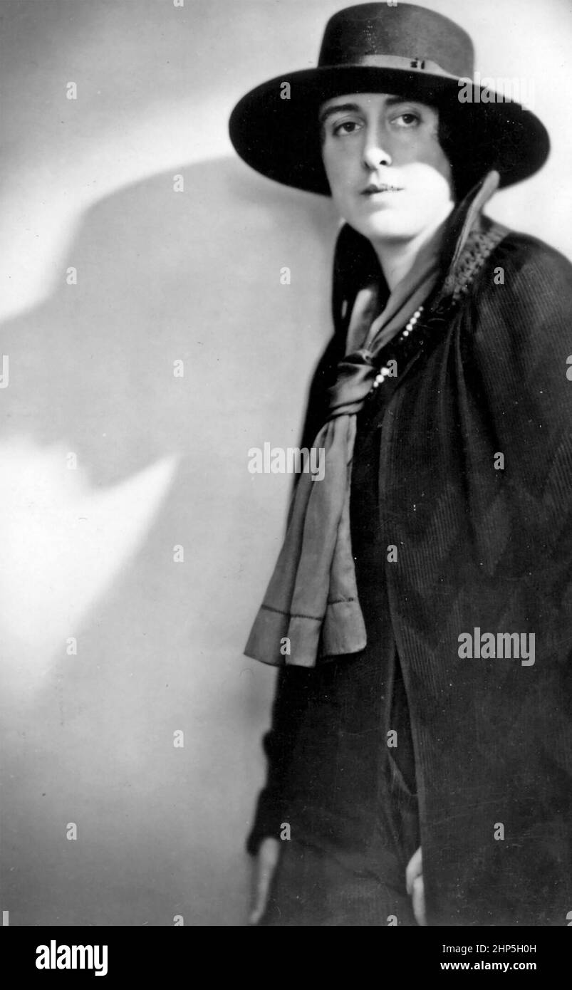 VITA SACKVILLE-WEST (1892-1962) autore inglese e designer giardino Foto Stock