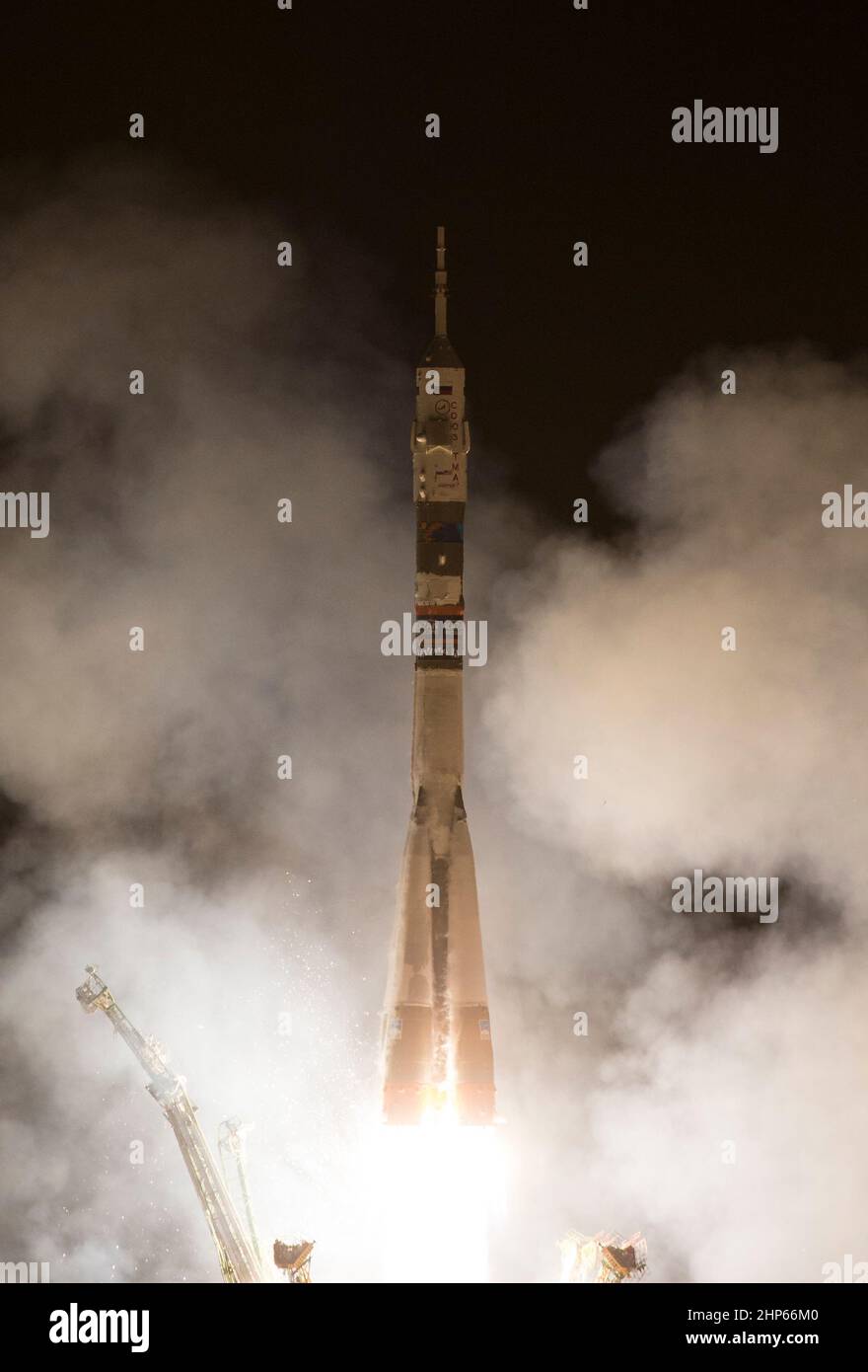 Il razzo Soyuz TMA-14M viene lanciato dal Cosmodrome Baikonur in Kazakistan venerdì 26 settembre 2014 con spedizione 41 Comandante Soyuz Alexander Samokutyaev dell'Agenzia spaziale Federale Russa (Roscosmos), ingegnere di volo Barry Wilmore della NASA, E l'ingegnere di volo Elena Serova di Roscosmos in orbita per iniziare la loro missione di cinque mesi e mezzo sulla Stazione spaziale Internazionale. Foto Stock Il razzo Soyuz TMA-14M viene lanciato dal Cosmodrome Baikonur in Kazakistan venerdì 26 settembre 2014 con spedizione 41 Comandante Soyuz Alexander Samokutyaev dell'Agenzia spaziale Federale Russa (Roscosmos), ingegnere di volo Barry Wilmore della NASA, E l'ingegnere di volo Elena Serova di Roscosmos in orbita per iniziare la loro missione di cinque mesi e mezzo sulla Stazione spaziale Internazionale. Foto Stock