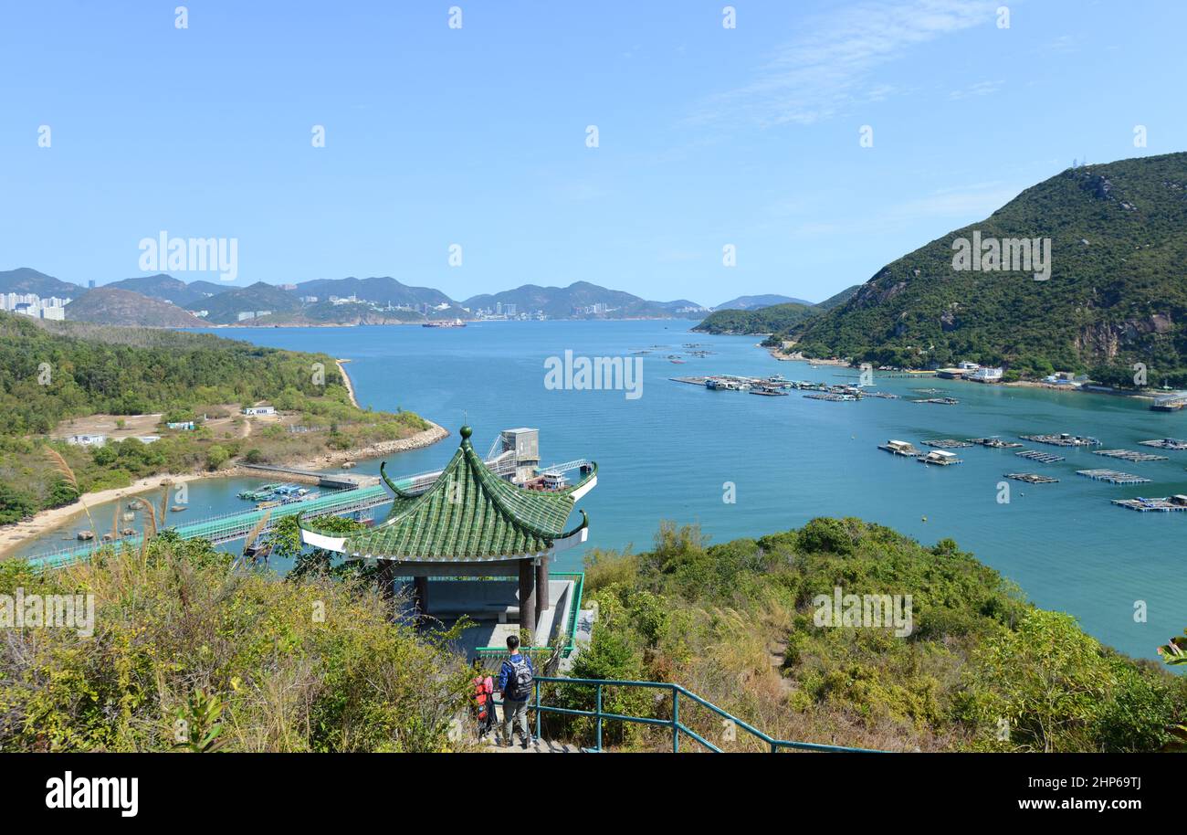 Una vista di Pichic Bay e Sok Kwu WAN nell'isola di Lamma, Hong Kong. Foto Stock