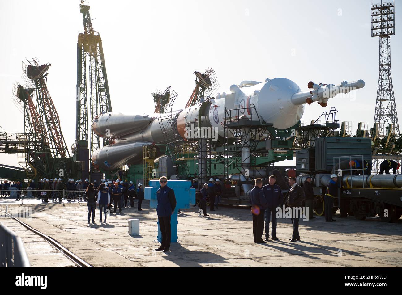 La navicella spaziale Soyuz MS-04 è vista subito dopo l'arrivo al trampolino di lancio in treno lunedì 17 aprile 2017, presso il Cossodrome di Baikonur in Kazakistan Foto Stock