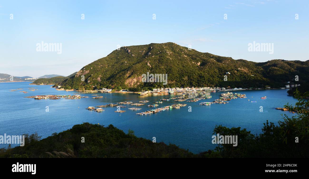 Una vista di Pichic Bay e Sok Kwu WAN nell'isola di Lamma, Hong Kong. Foto Stock