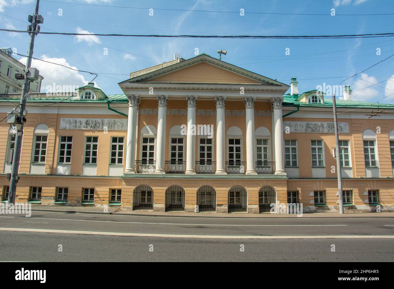 La tenuta Muravyov-Apostol (ora Museo dei Decembristi), una residenza classicista costruita per ordine del capitano pensionato Pavel Yakovlev sulla vecchia Basmannaya Foto Stock