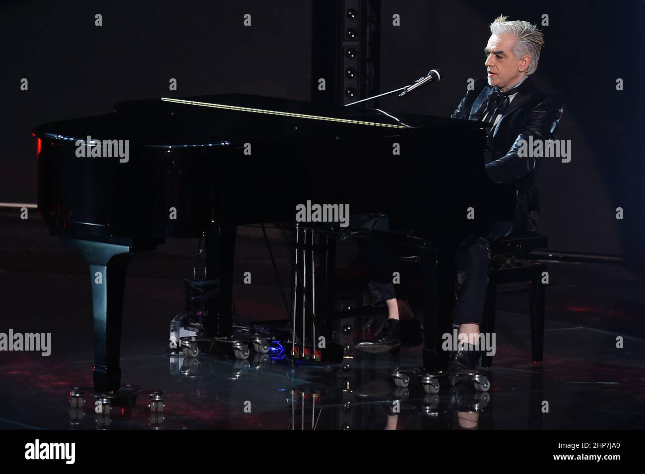 Roma, Italia. 19th Febbraio, 2022; Foto da sinistra a destra , Morgan durante TV Broadcast il cantante mascherato secondo episodio, Credit: Massimo insabato/Alamy Live News Foto Stock