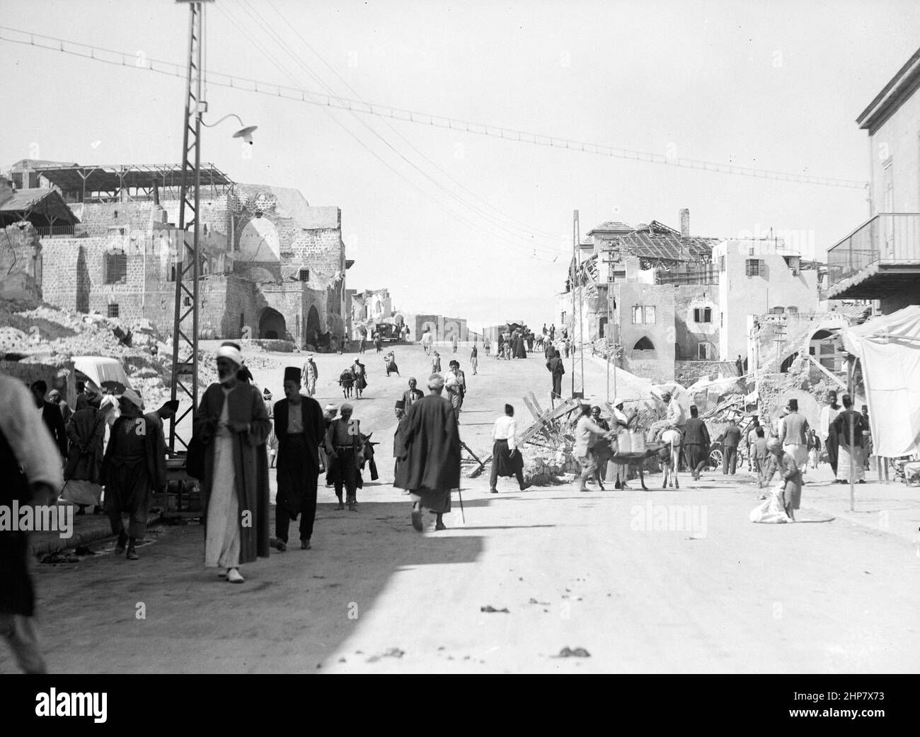 Storia del Medio Oriente: Disordini della Palestina 1936. Il nuovo viale Jaffa guardando verso la casa custom zona Ubicazione: Israele--Tel Aviv ca. 1936 Foto Stock