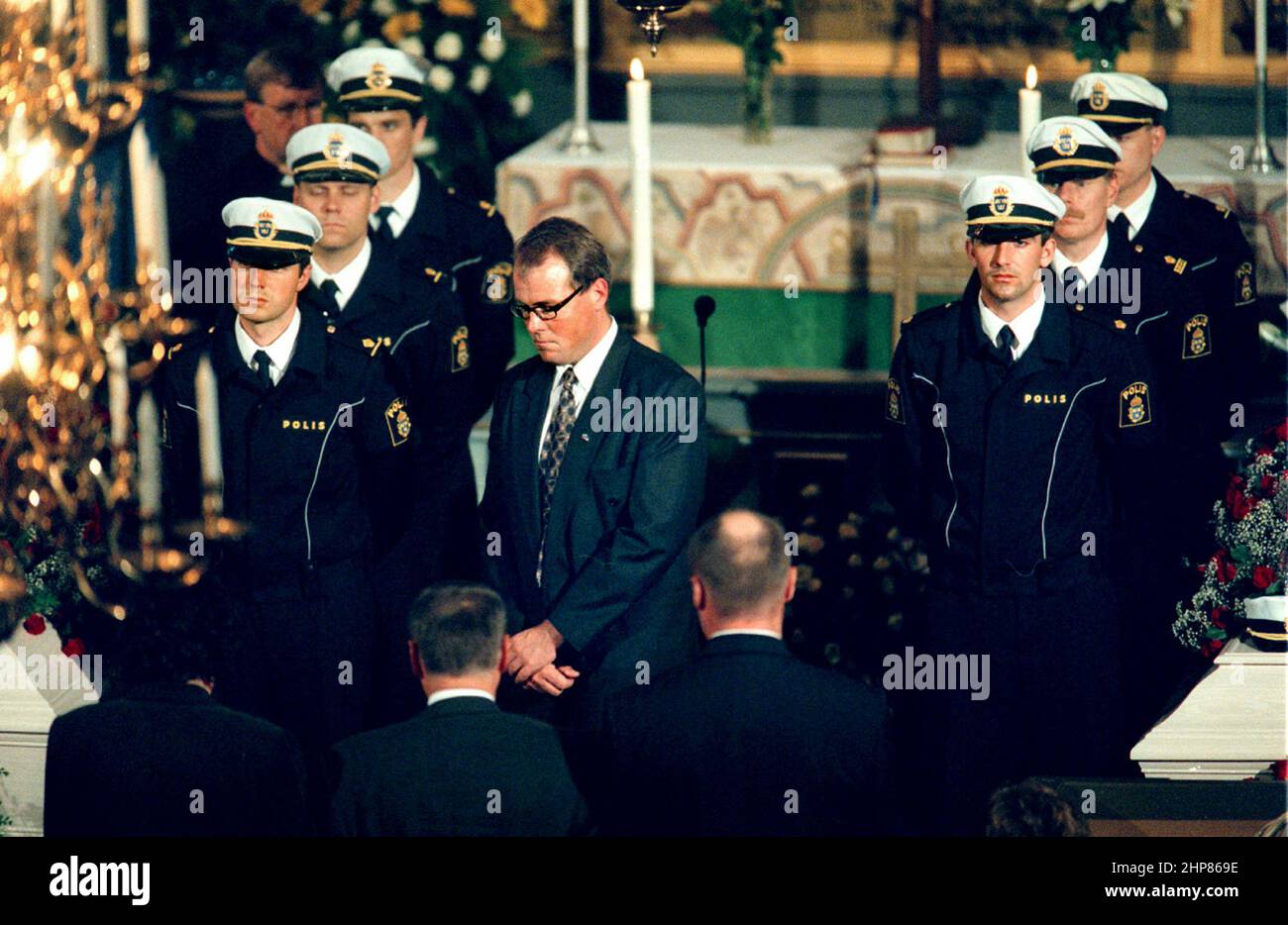 Martedì 15 giugno 1999, gli ufficiali di polizia assassinati Olle Borén e Robert Karlström, che hanno perso la vita nel dramma delle riprese fuori Malexander, furono sepolti. Nella chiesa di Mjölby si tenne per la prima volta un culto commemorativo, al quale, tra gli altri, era stato invitato il consigliere comunale di Motala, Johan Andersson. Foto Stock