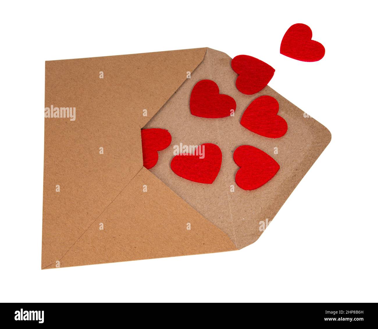Busta artigianale marrone con cuore feltro amore concetto isolato su sfondo bianco Foto Stock