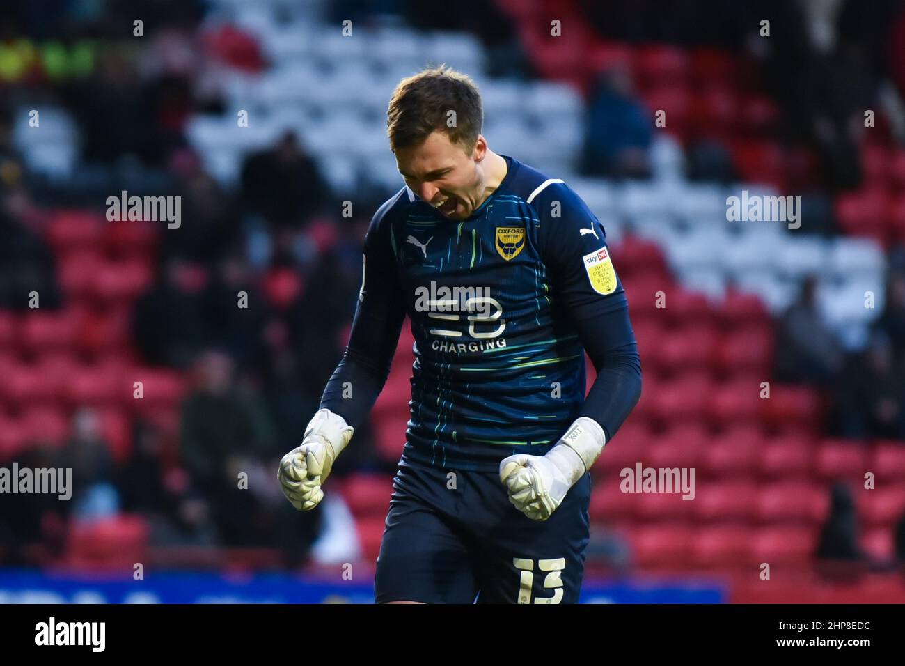 LONDRA, REGNO UNITO. FEBBRAIO 19th Jack Stevens di Oxford United festeggia dopo la partita durante la partita della Sky Bet League 1 tra Charlton Athletic e Oxford United alla Valle di Londra sabato 19th febbraio 2022. (Credit: Ivan Yordanov | MI News) Credit: MI News & Sport /Alamy Live News Foto Stock