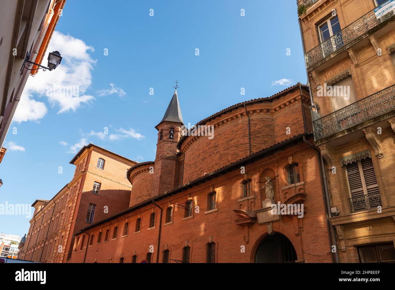 Facciate tipiche in mattoni a Tolosa, alta Garonna, Occitanie, Francia Foto Stock