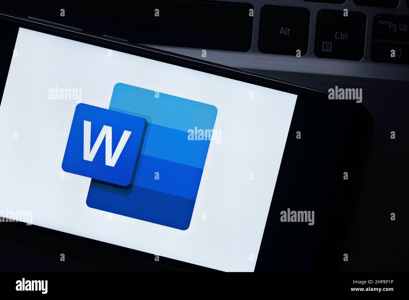 Editoriale di Microsoft Word. Foto illustrativa per notizie su Microsoft Word - un elaboratore di testi sviluppato da Microsoft Foto Stock