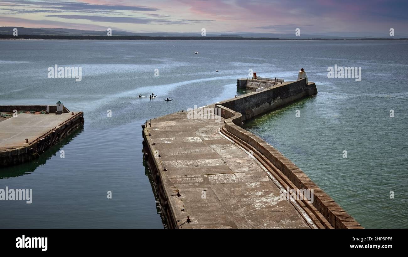 Imbarco a vela presso il porto di Burghead Foto Stock