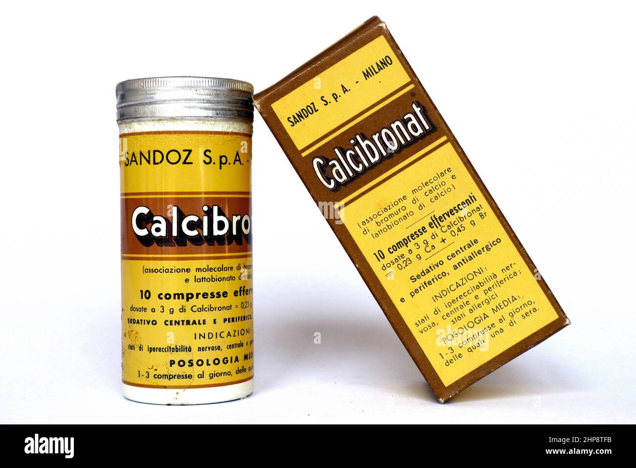Vintage 1950s CALCIBRONAT SANDOZ medicinale per la sedazione del sistema  nervoso centrale e periferico, antiallergico. SANDOZ S.p.A. - Milano  (Italia Foto stock - Alamy
