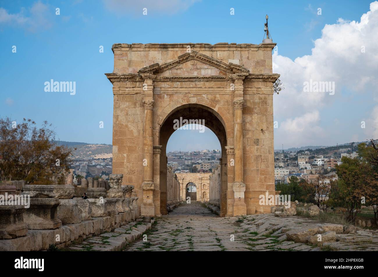 Tetrapylon settentrionale su Cargo Maximus nell'antica città romana di Jerash, Giordania Foto Stock