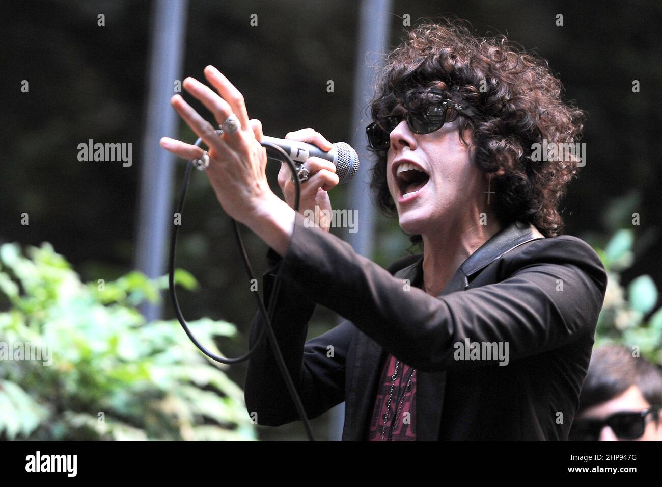 Milano Italia 2012-07-16: Vetrina dell'LP della cantante americana, Laura Pergolizzi, all'Hotel Manin Foto Stock