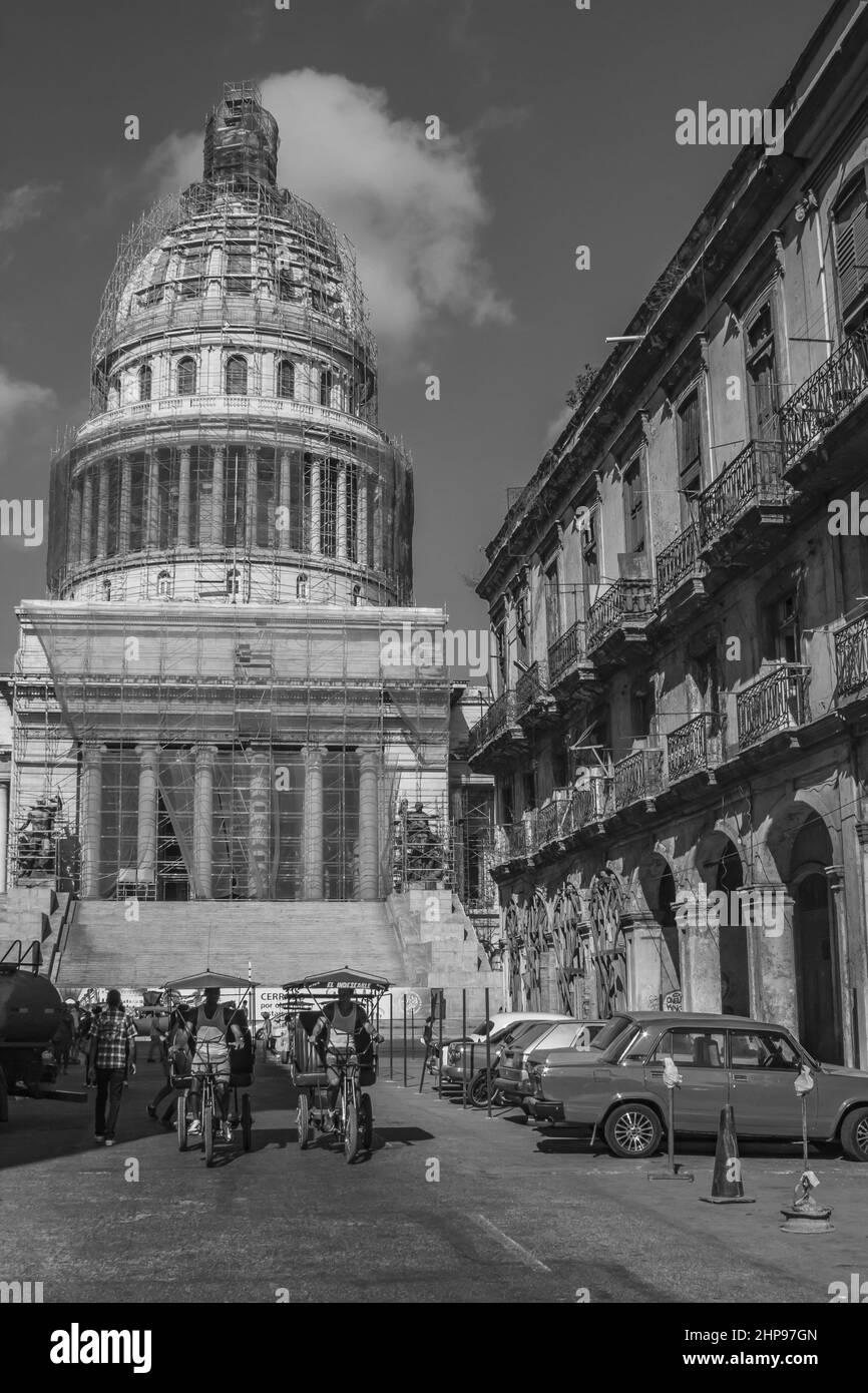 Scala di grigi del Palazzo del Parlamento cubano Foto Stock