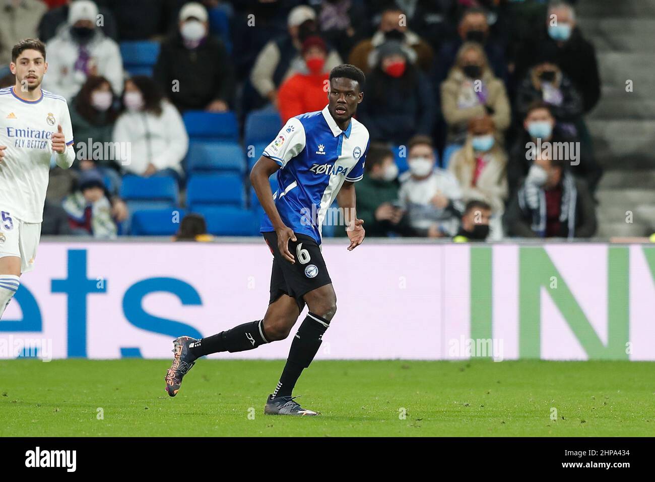 Madrid, Spagna. 19th Feb 2022. Calcio/Calcio Mamadou Loum (Alaves) : partita spagnola 'la Liga Santander' tra Real Madrid CF 3-0 Deportivo Alaves all'Estadio Santiago Bernabeu di Madrid, Spagna . Credit: Mutsu Kawamori/AFLO/Alamy Live News Foto Stock