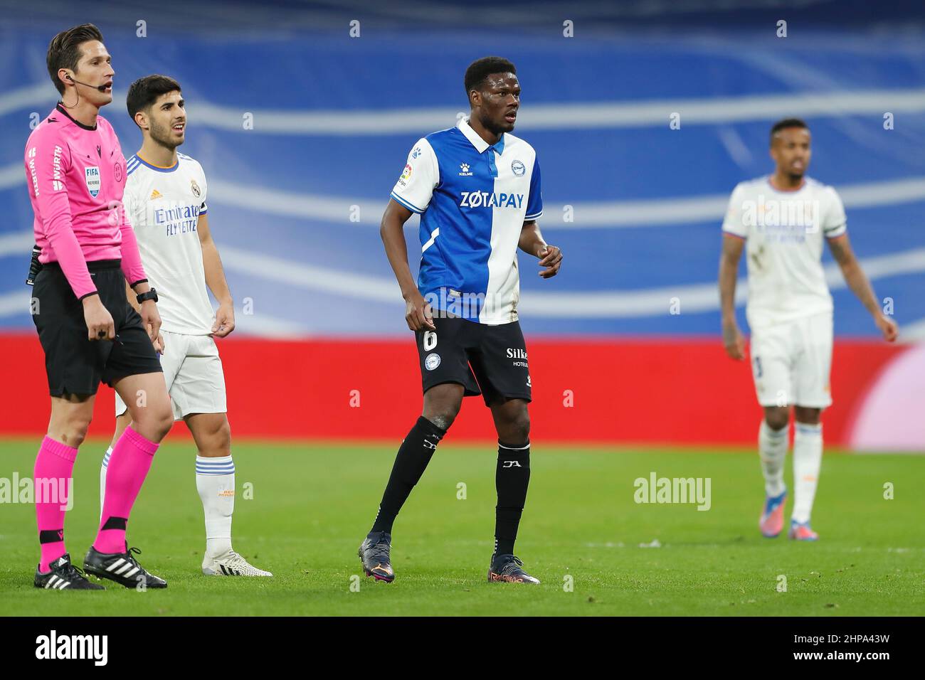 Madrid, Spagna. 19th Feb 2022. Calcio/Calcio Mamadou Loum (Alaves) : partita spagnola 'la Liga Santander' tra Real Madrid CF 3-0 Deportivo Alaves all'Estadio Santiago Bernabeu di Madrid, Spagna . Credit: Mutsu Kawamori/AFLO/Alamy Live News Foto Stock