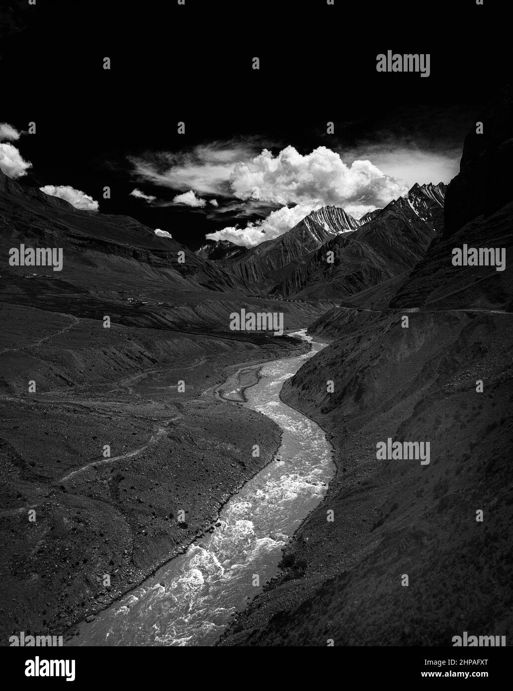 Pin River in pin Vally, Valle di Spiti, Himachal Pradesh, India Foto Stock