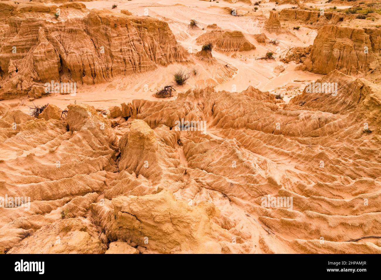 Bizzarre formazioni di terra nel parco nazionale del lago Mungo vicino al punto panoramico rosso sulle mura del sito cinese. Foto Stock