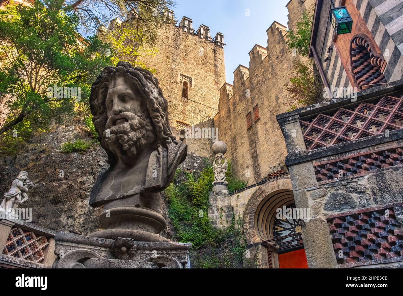 L'ingresso della rocchetta mattei a Bologna - Italia Foto Stock